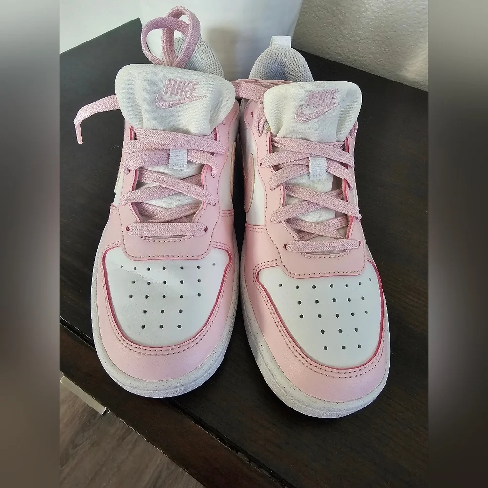 Nike Big Girls Borough Low 2 SE Casual  Sneakers in Pink and White